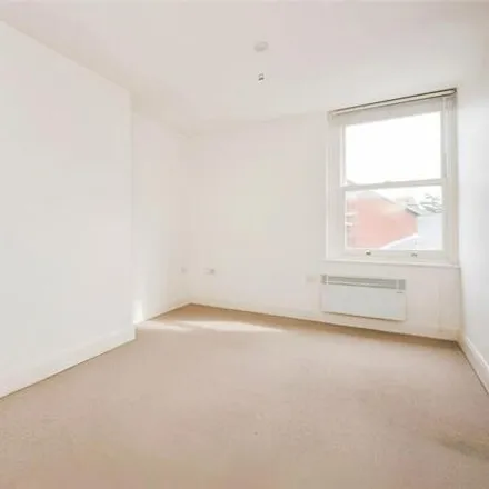 Image 4 - Sharps, Widmore Road, Bromley Park, London, BR1 1RW, United Kingdom - Apartment for rent