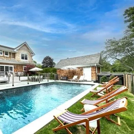 Rent this 4 bed house on 12 Inkberry Street in East Hampton, East Hampton North