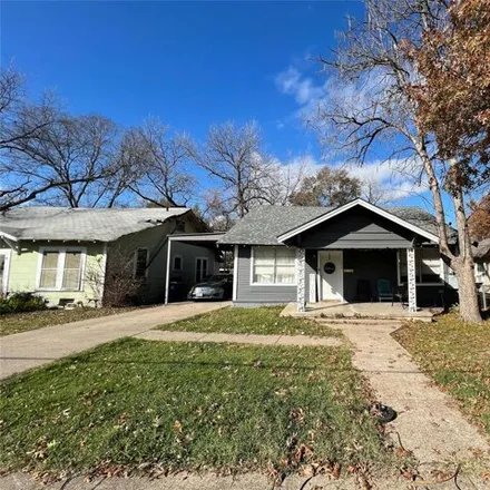 Buy this 3 bed house on 718 North 23 1/2 Street in Corsicana, TX 75110