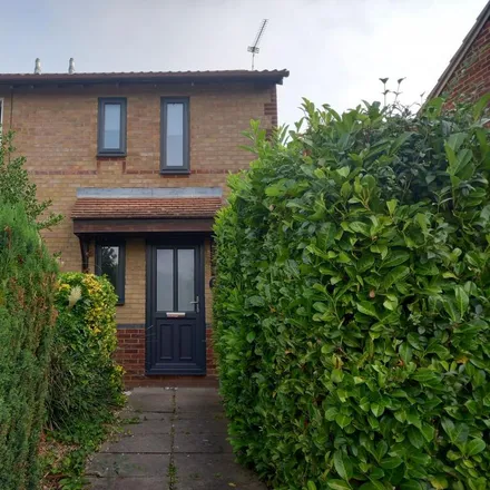 Rent this 1 bed house on 35 Braemar Crescent in Northampton, NN4 0FG