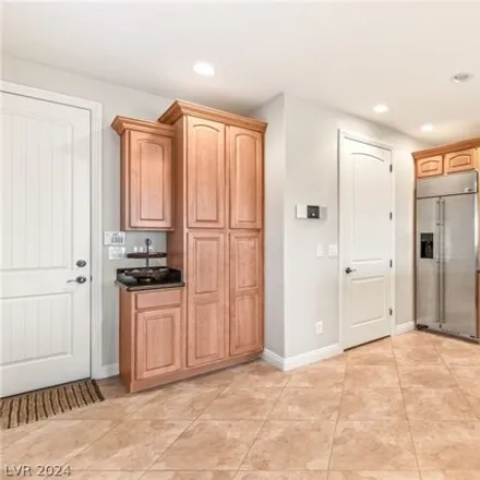 Image 7 - 1117 Calcione Drive, Henderson, NV 89011, USA - House for sale