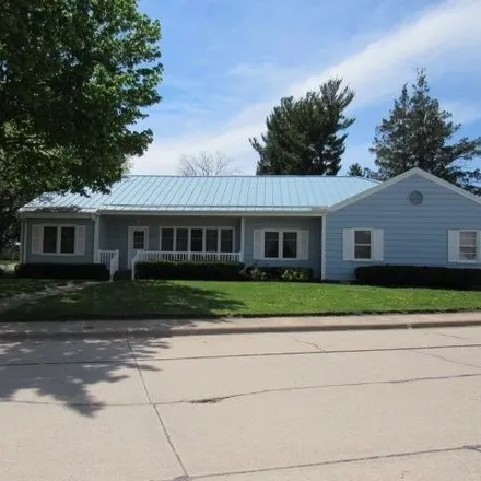 Buy this 3 bed house on 219 West South Street in Monticello, IA 52310