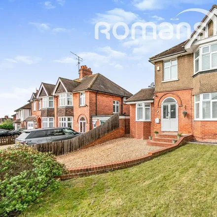 Rent this 4 bed duplex on 22 Winser Drive in Reading, RG30 3EQ