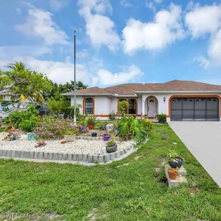 Buy this 3 bed house on 919 SE 16th St in Cape Coral, Florida