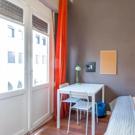 Rent this 5 bed room on Carrer dels Nocturns in 46002 Valencia, Spain