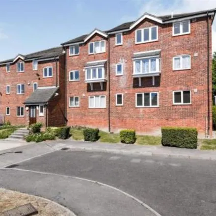 Rent this 2 bed apartment on Wingrove Drive in Purfleet-on-Thames, RM19 1NW