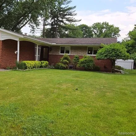 Buy this 3 bed house on 27803 W 9 Mile Rd in Farmington Hills, Michigan