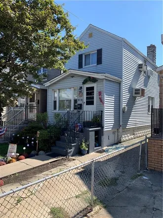Image 1 - 9304 Foster Avenue, New York, NY 11236, USA - House for sale