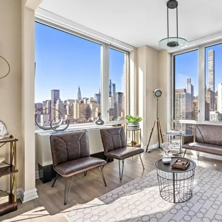 Buy this 3 bed condo on Bridge Tower Place in East 61st Street, New York