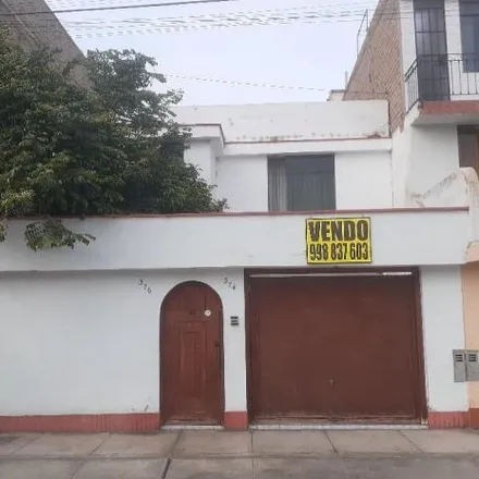Buy this 7 bed house on Jirón Enrique Parodi in Chorrillos, Lima Metropolitan Area 15064