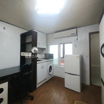Rent this studio apartment on 서울특별시 성북구 정릉동 665-16
