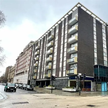 Rent this 2 bed room on Fitzhardinge House in 12-14 Portman Square, London