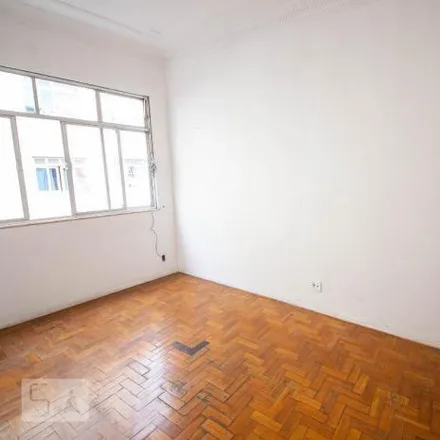 Rent this 2 bed apartment on Niterói Baron Restaurant in Rua Luiz Leopoldo Fernandes Pinheiro 498, Centro