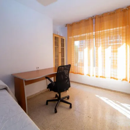 Rent this 3 bed apartment on CSIF Granada in Aulas de Formación, Calle Profesor Tercedor Díaz