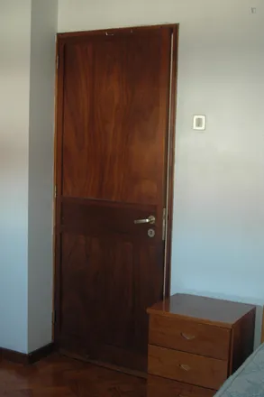 Rent this 3 bed room on Rua de Luz Soriano in 4200-143 Porto, Portugal