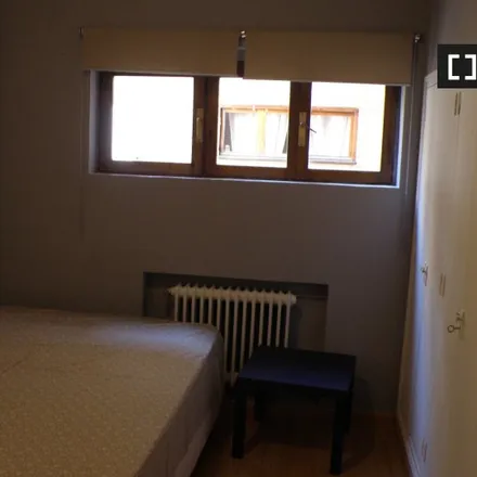Rent this 3 bed room on Glorieta de Embajadores in 3, 28012 Madrid