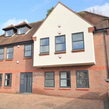 Rent this 1 bed apartment on East Street in Chesham, HP5 1ED