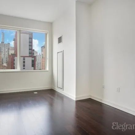 Image 6 - 300 East 23rd Street, New York, NY 10010, USA - House for rent