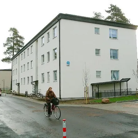 Rent this 3 bed apartment on Kråkrisvägen in 591 51 Motala, Sweden