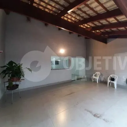 Rent this 3 bed house on Rua Dallas in Novo Mundo, Uberlândia - MG