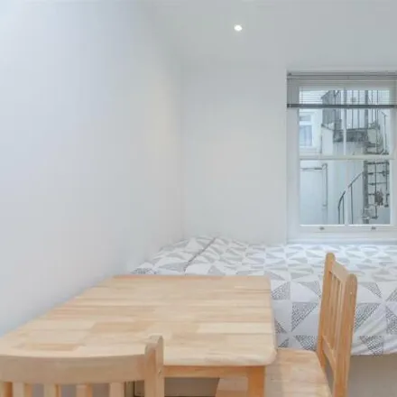 Image 3 - 44 St Petersburgh Place, London, W2 4RR, United Kingdom - Apartment for rent