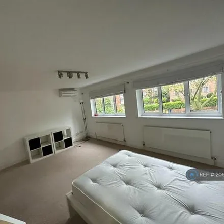 Image 5 - Belvedere Drive, London, SW19 7BY, United Kingdom - House for rent