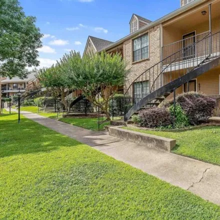 Buy this 2 bed condo on 400 W South Town Dr Apt 606 in Tyler, Texas
