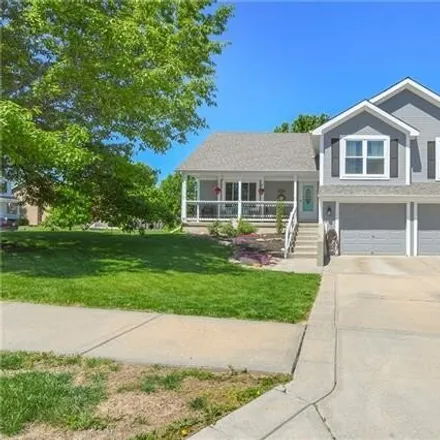 Buy this 4 bed house on 2219 Magnolia Drive in Leavenworth, KS 66048