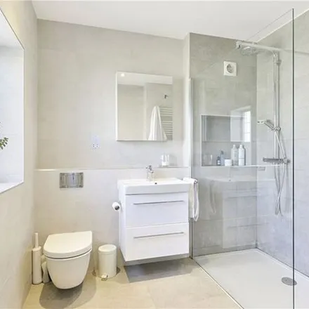 Rent this 5 bed apartment on Overdale Avenue in London, KT3 3UE