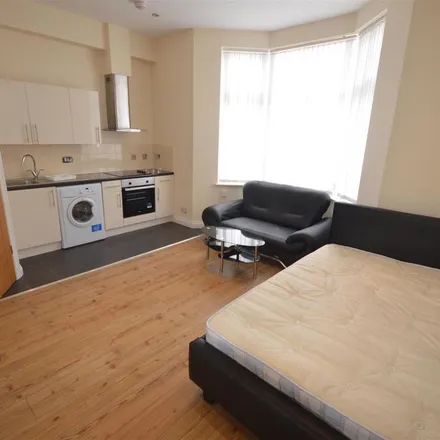 Rent this studio apartment on Fosse Road North in Leicester, LE3 5RS