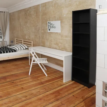 Rent this 5 bed room on Konrad Tönz in Falckensteinstraße, 10997 Berlin
