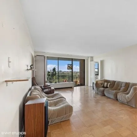Image 1 - Fairview, 61-20 Grand Central Parkway, New York, NY 11375, USA - Apartment for sale