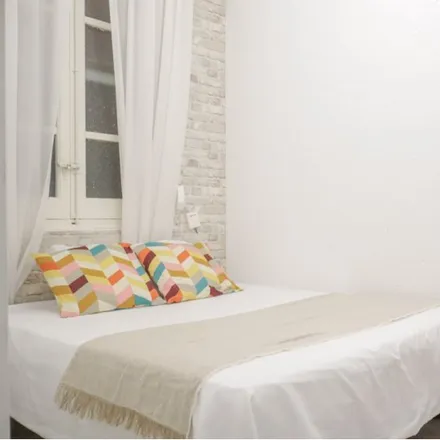 Rent this 5 bed room on Madrid in Calle del General Díaz Porlier, 36