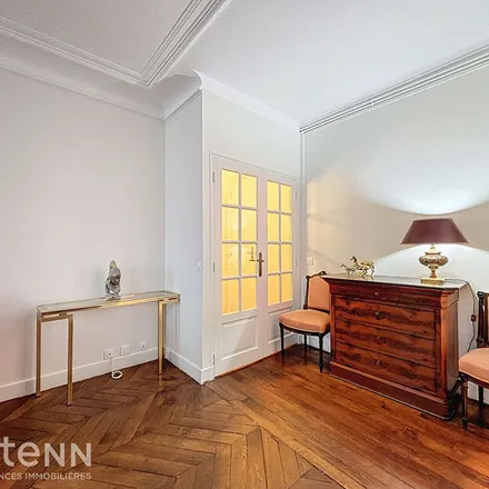 Image 2 - 17 Rue des Moines, 75017 Paris, France - Apartment for rent