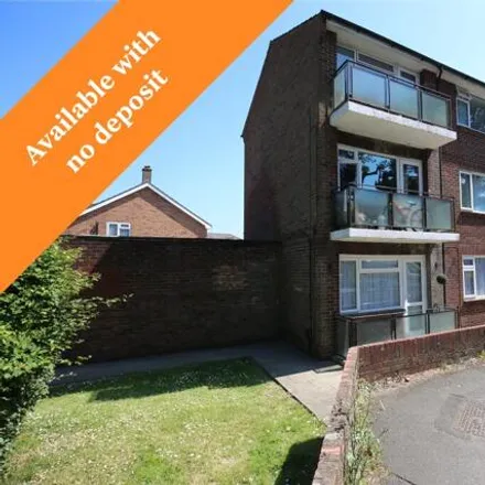 Rent this 3 bed apartment on 106 West End Road in Southampton, SO18 6TN