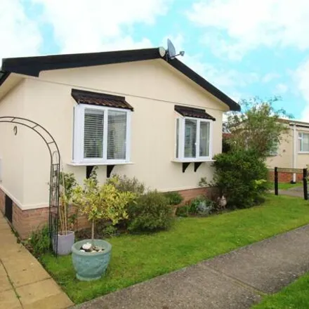 Buy this 2 bed house on Queens Avenue in Hullbridge, SS5 6PR