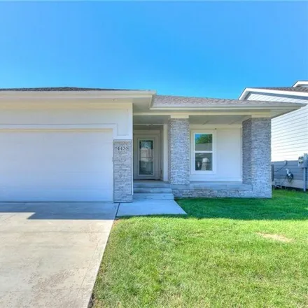 Image 2 - 3351 Valdez Drive, Des Moines, IA 50310, USA - House for sale