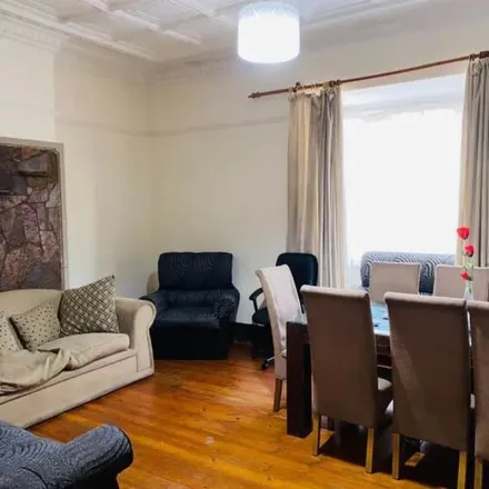 Rent this 2 bed apartment on 50 York Road in Johannesburg Ward 118, Johannesburg