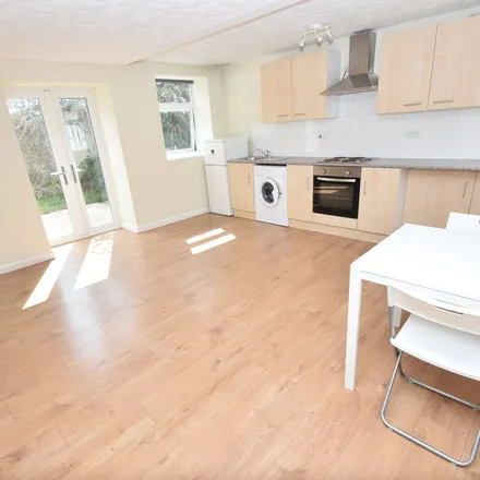 Rent this 2 bed apartment on Harriet Street in Cardiff, CF24 4BU