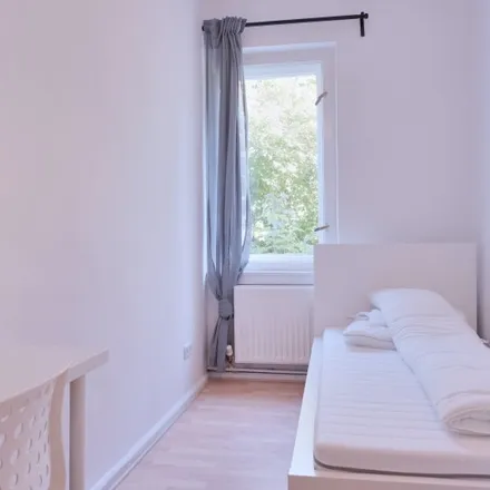 Rent this 3 bed room on Lauterberger Straße 45 in 12347 Berlin, Germany