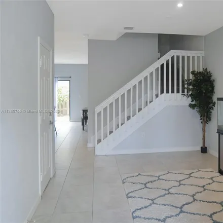 Image 3 - 105 Southeast 34th Terrace, Homestead, FL 33033, USA - Townhouse for sale