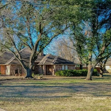 Buy this 3 bed house on 895 Winding Creek Trail in Oak Leaf, Ellis County