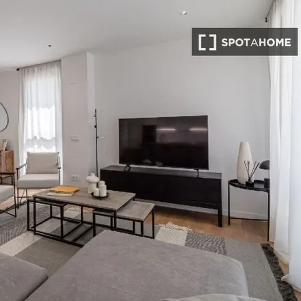 Rent this 3 bed apartment on Avenida de Juan Antonio Samaranch in 28055 Madrid, Spain