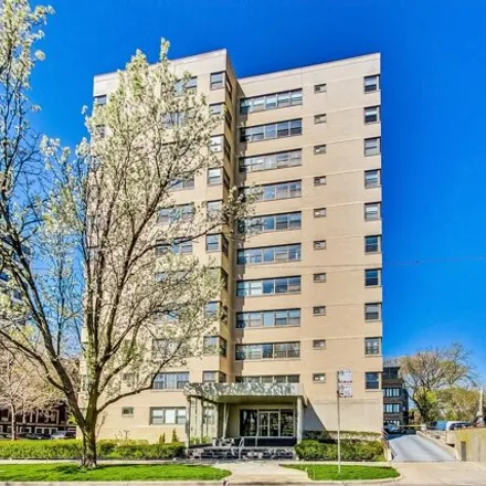 Buy this 1 bed condo on 4200 North Marine Drive in Chicago, IL 60613