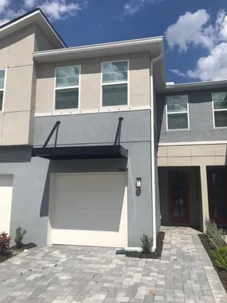 Rent this 3 bed townhouse on 1011 Knowles Road in Brandon, FL 33511