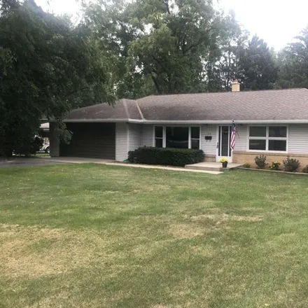 Rent this 3 bed house on 1303 Main St in Delafield, Wisconsin