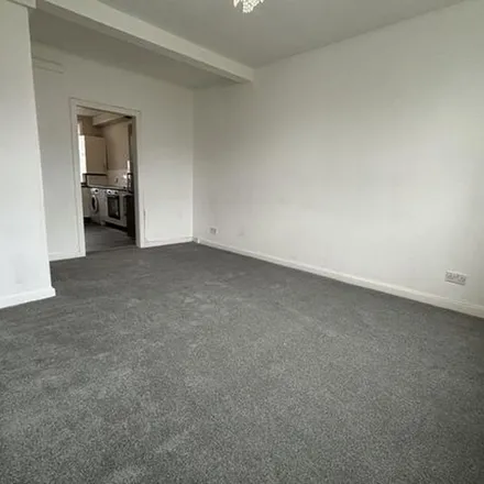 Rent this 3 bed apartment on 4 Piershill Square East in City of Edinburgh, EH8 7BE