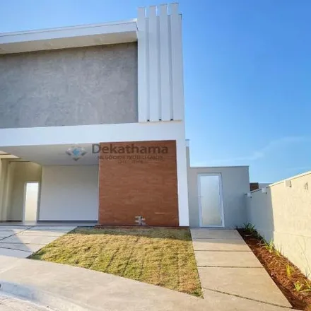 Buy this 3 bed house on Rua João Pinheiro in Centro, Alfenas - MG