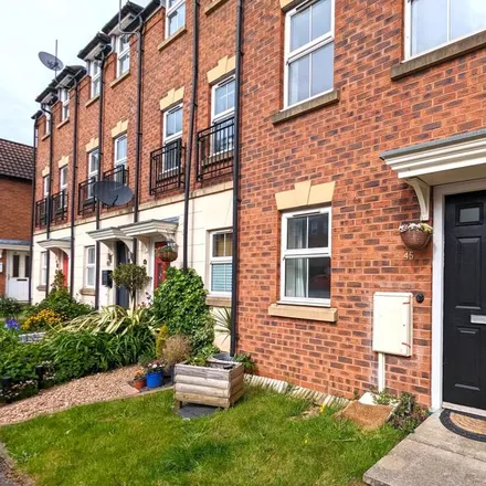 Rent this 3 bed townhouse on High Hazel Drive in Mansfield Woodhouse, NG19 7GF