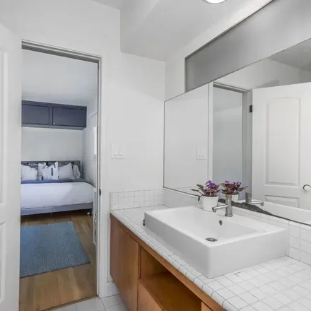 Image 5 - Laurel Pass Avenue, Los Angeles, CA 91604, USA - Apartment for rent